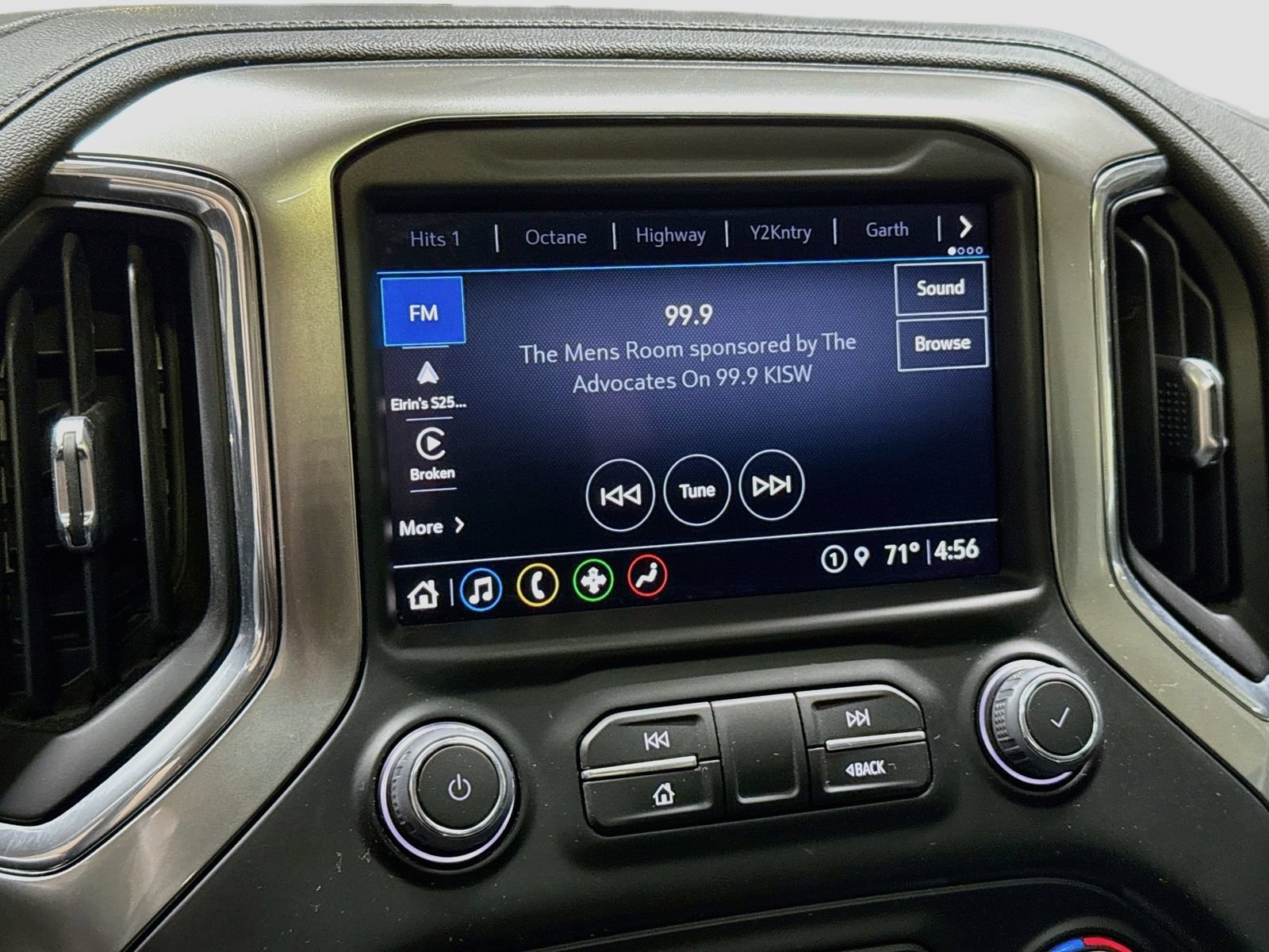 Used 2022 Chevrolet Silverado 1500 LTZ AWD/4WD image 18