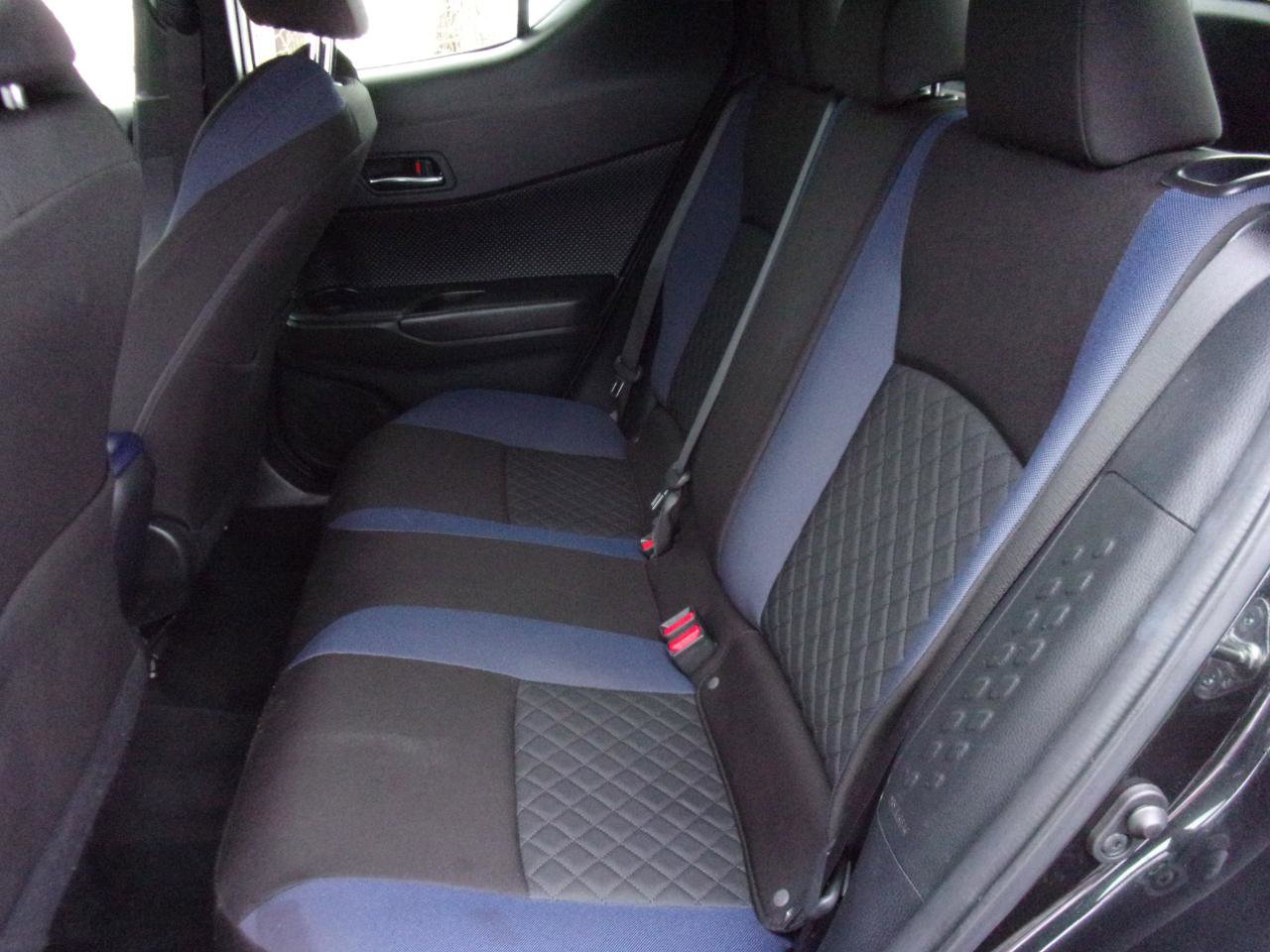 Used 2021 Toyota C-HR XLE image 10