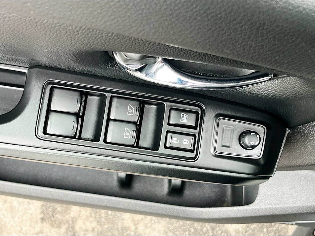 Used 2023 Nissan Titan PRO-4X AWD/4WD image 18
