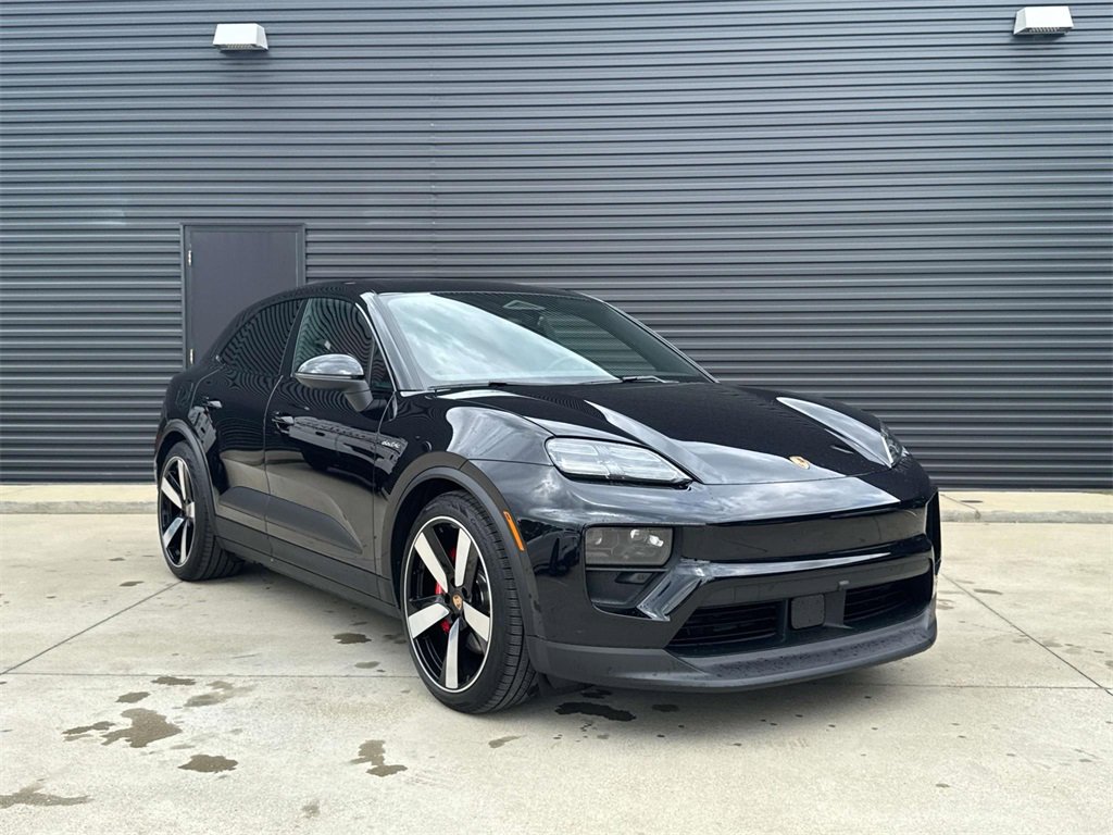 Used 2025 Porsche Macan 4S Electric image 9