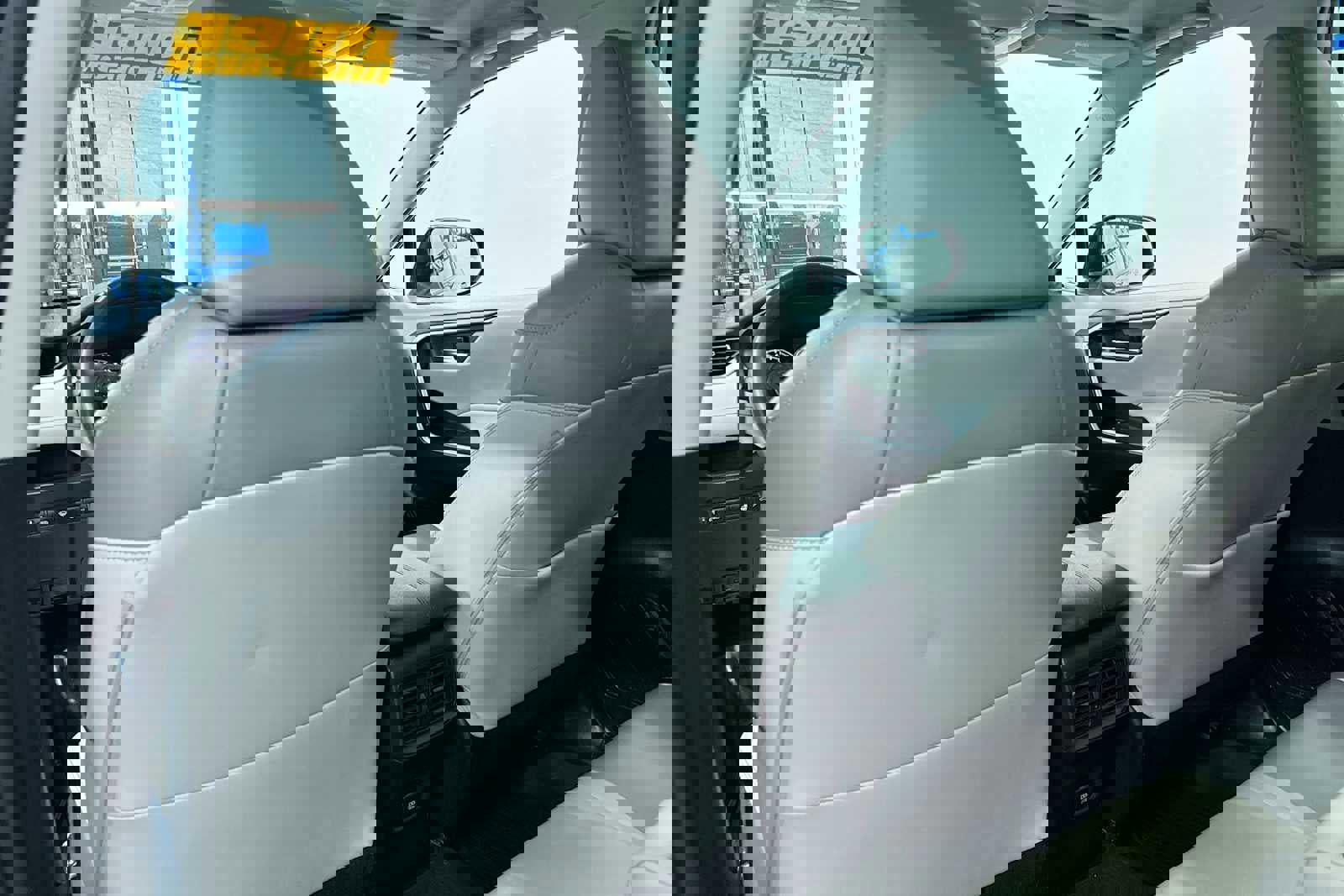 Used 2020 Toyota RAV4 XLE Premium image 38