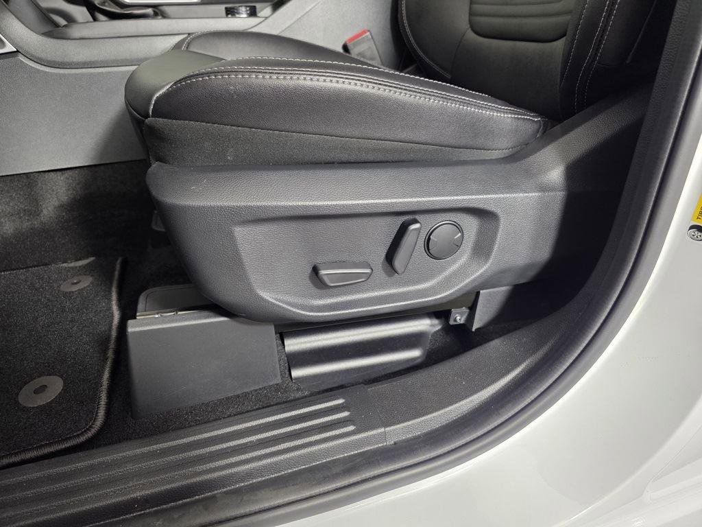 Used 2025 Ford Ranger Lariat w/ Chrome Accent Package image 14