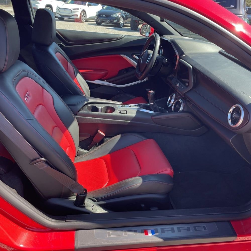 Used 2016 Chevrolet Camaro SS image 8