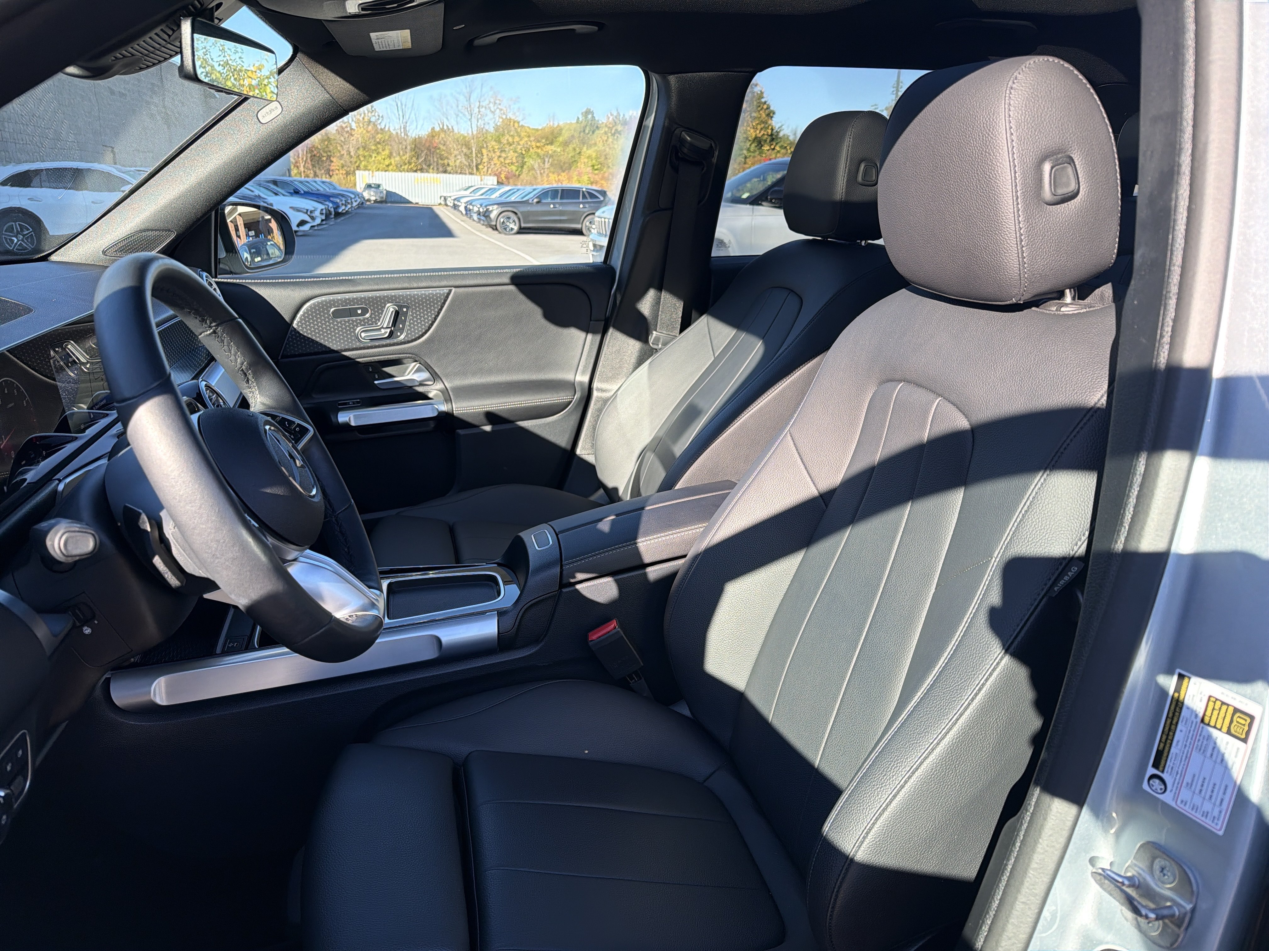 Certified 2025 Mercedes-Benz GLB 250 4MATIC image 10