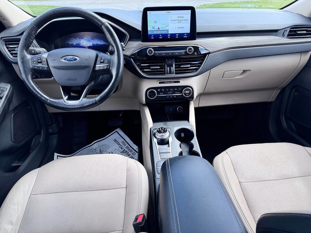 Used 2020 Ford Escape Titanium image 7