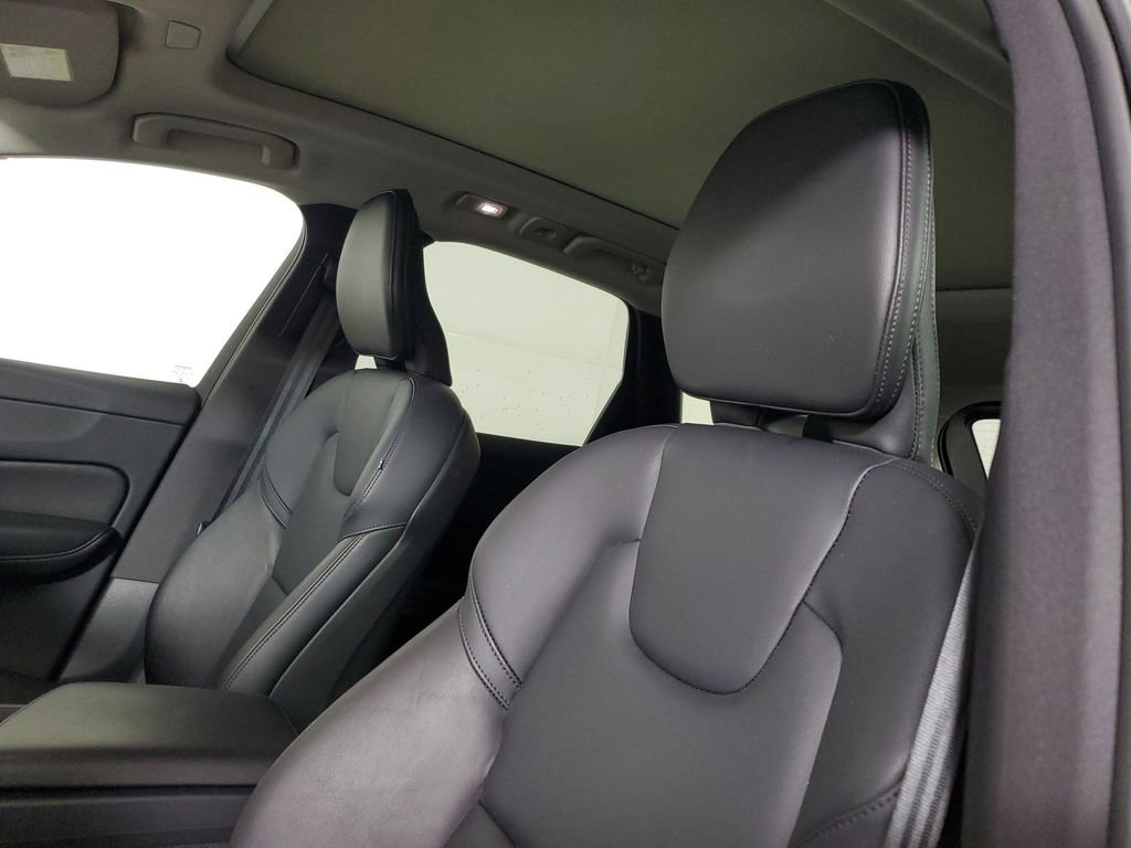 Used 2023 Volvo XC60 B5 Core w/ Climate Package image 25