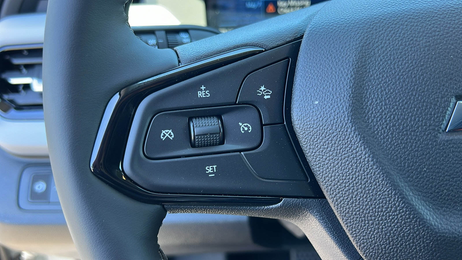 New 2027 Chevrolet Bolt LT w/ Comfort Package FWD image 23