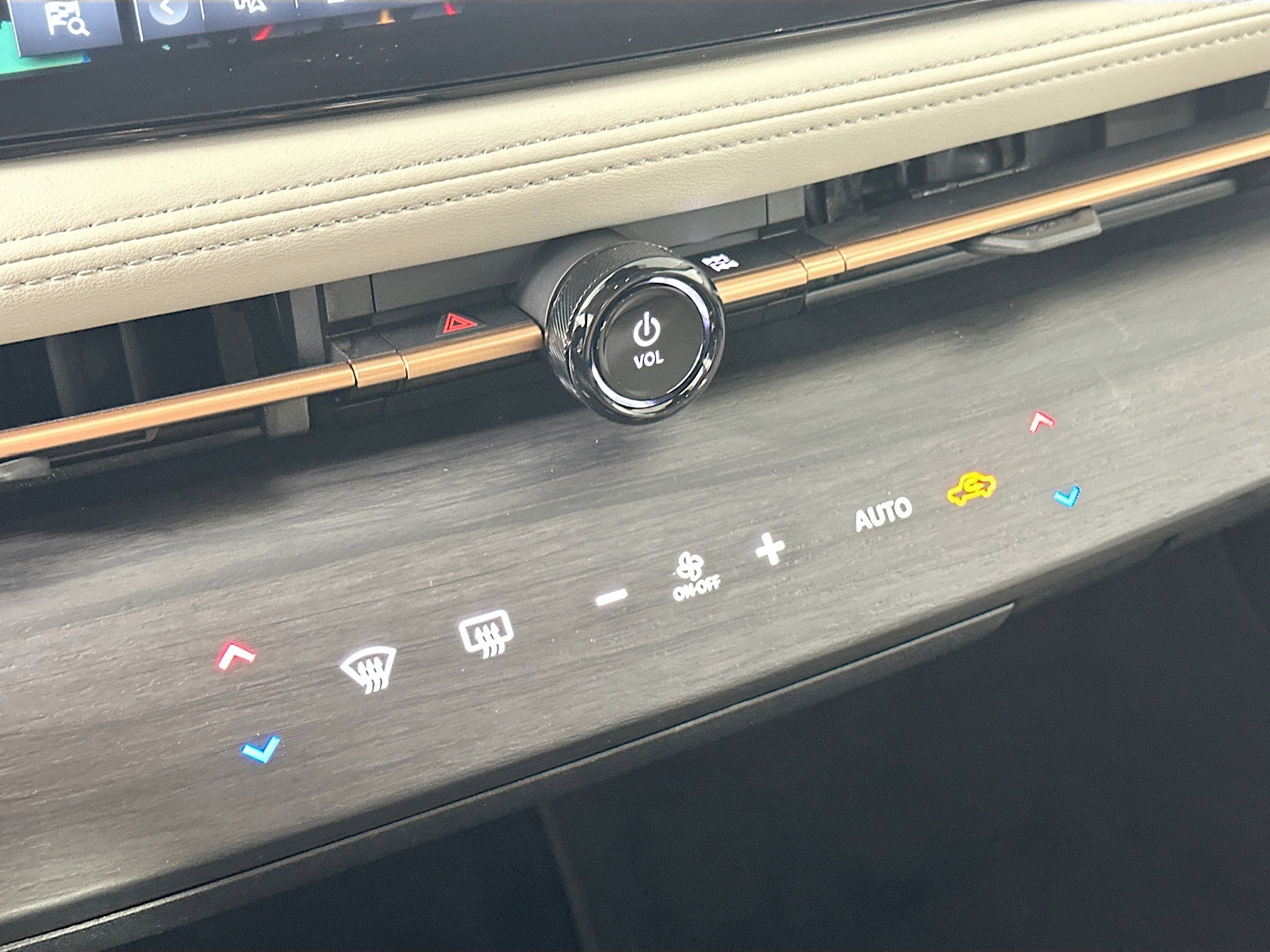 Used 2024 Nissan Ariya FWD image 24