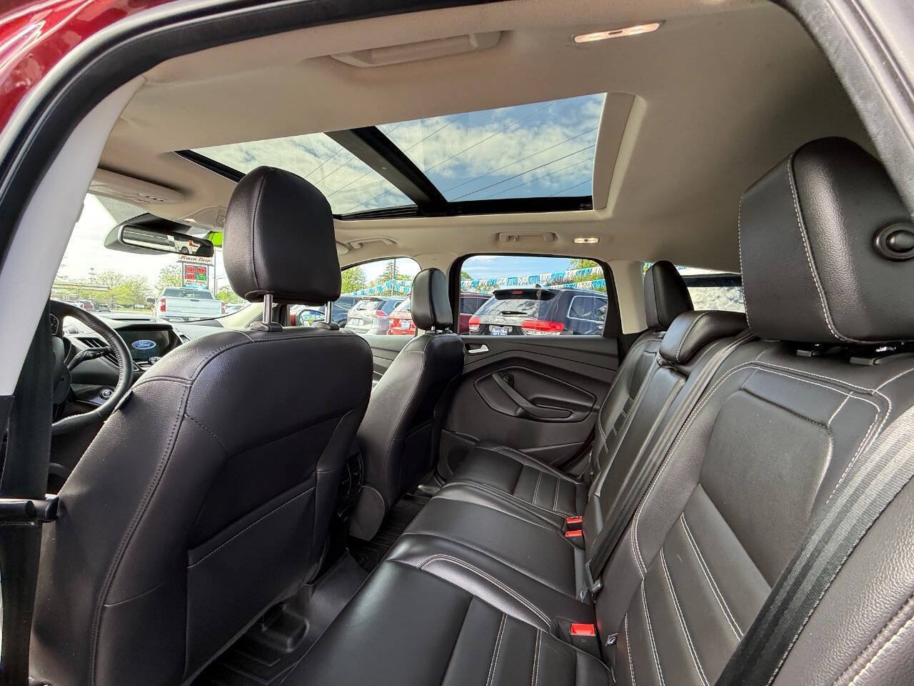 Used 2018 Ford Escape Titanium w/ Ford Safe & Smart Package AWD/4WD image 12