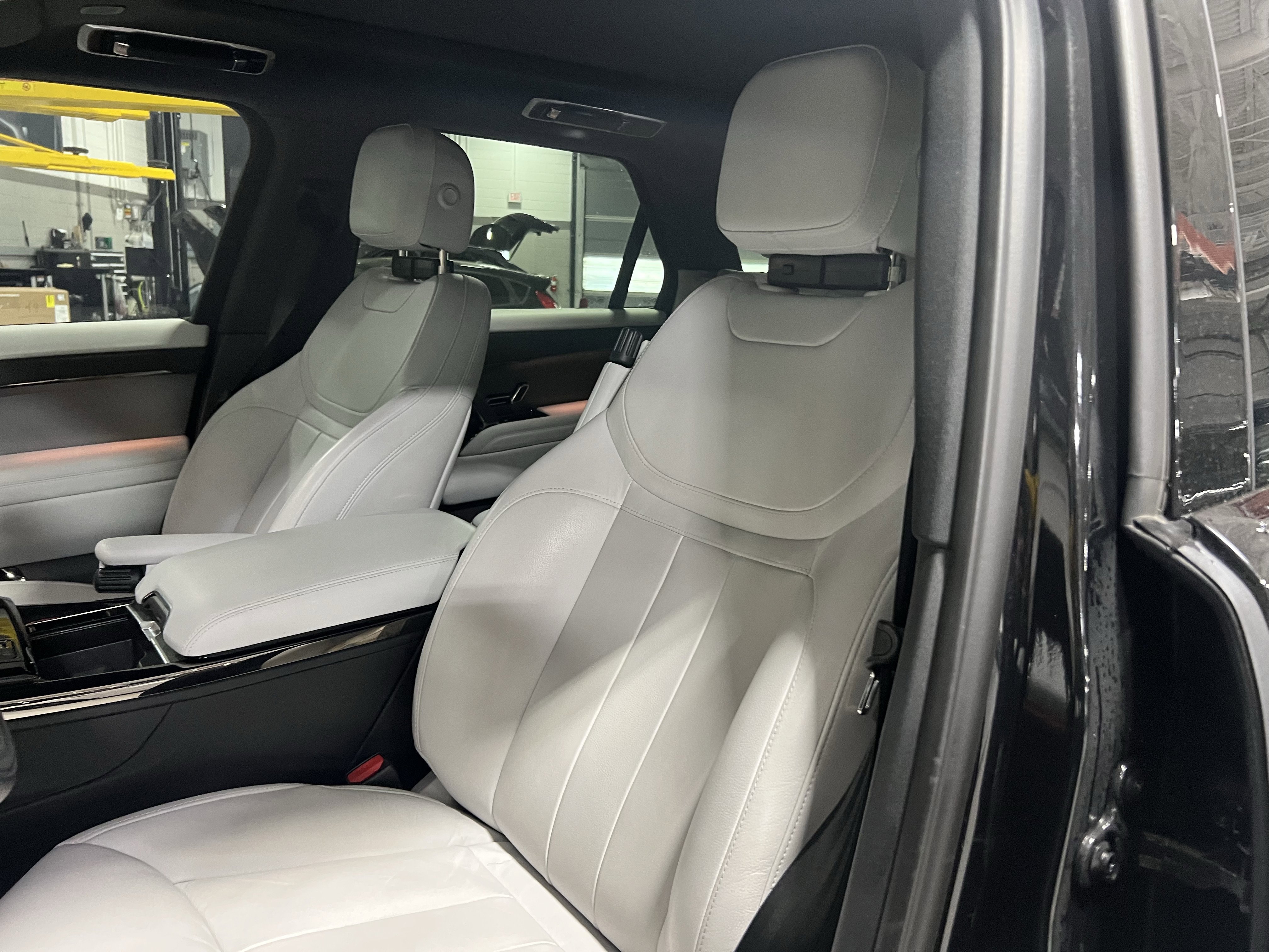 Used 2025 Land Rover Range Rover Sport AWD/4WD image 16