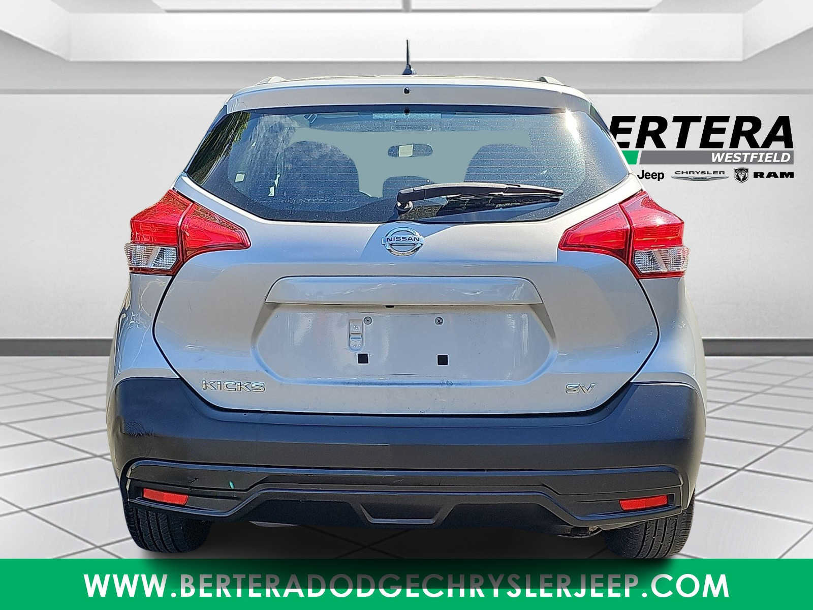 Used 2019 Nissan Kicks SV FWD image 5