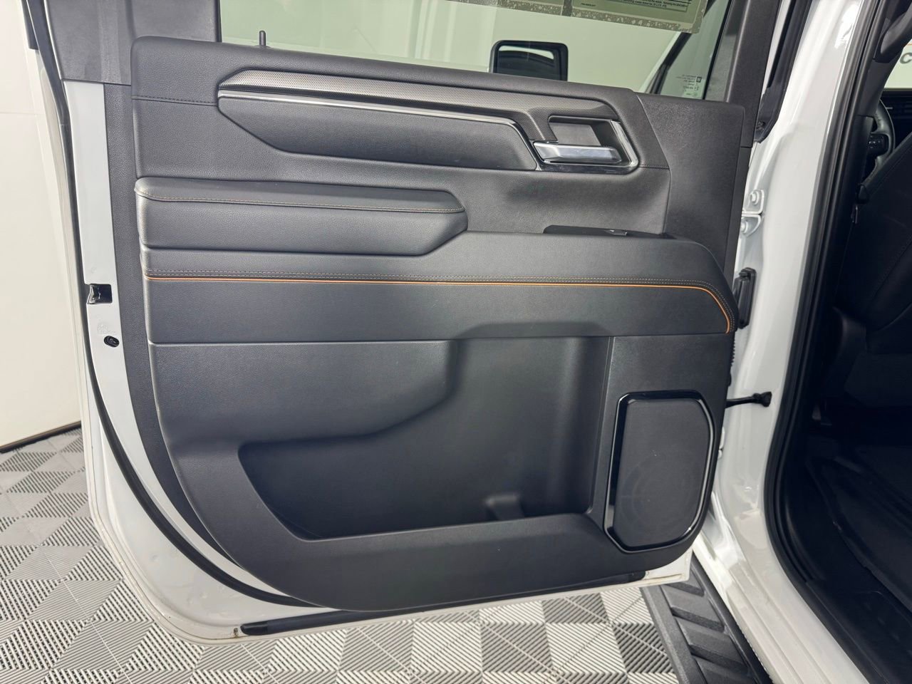 Used 2024 GMC Sierra 2500 AT4 w/ Technology Package image 24