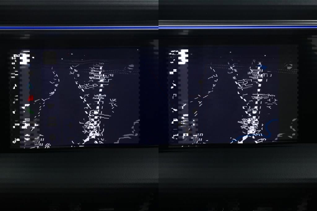 Used 2025 Porsche Macan Electric w/ Premium Package image 20