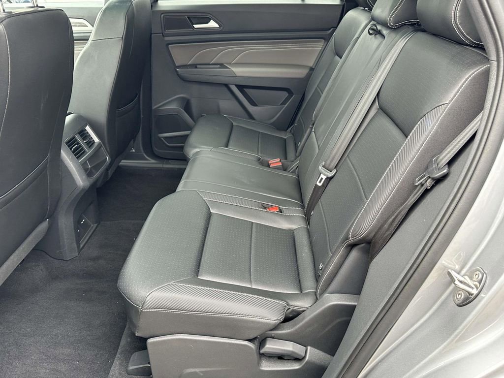 Used 2023 Volkswagen Atlas Cross Sport SE w/ Panoramic Sunroof Package image 14