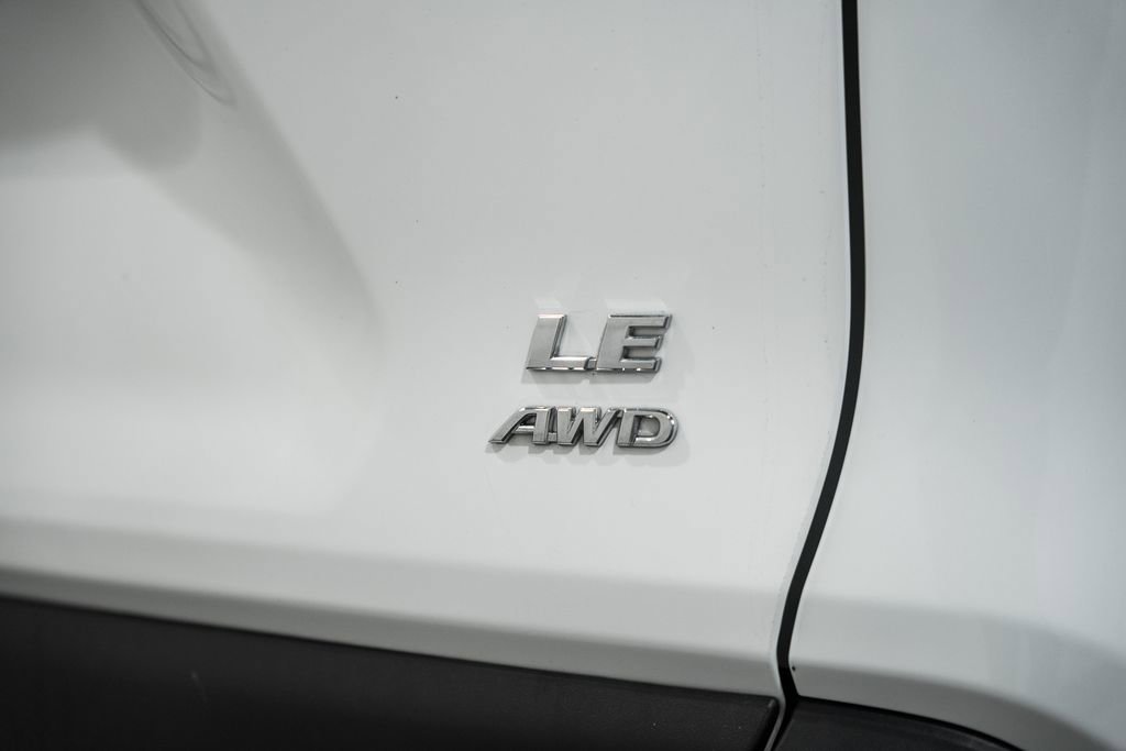 Used 2024 Toyota RAV4 LE image 7