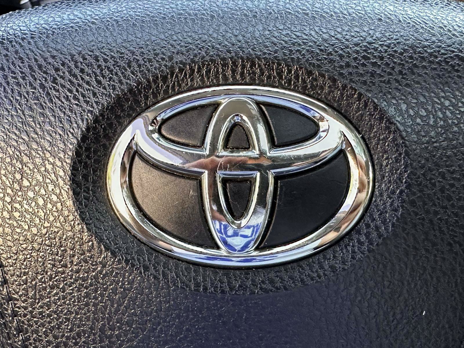 Certified 2019 Toyota Sienna XLE w/ XLE Navigation Package FWD image 23