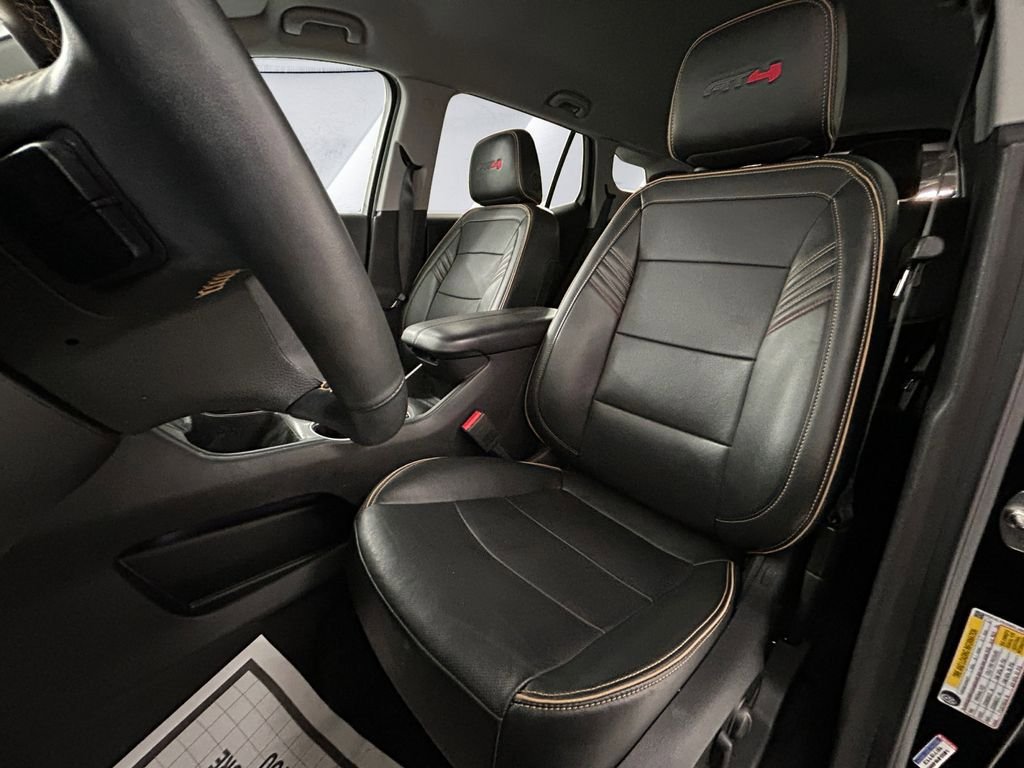 Used 2024 GMC Terrain AT4 w/ Tech Package AWD/4WD image 8