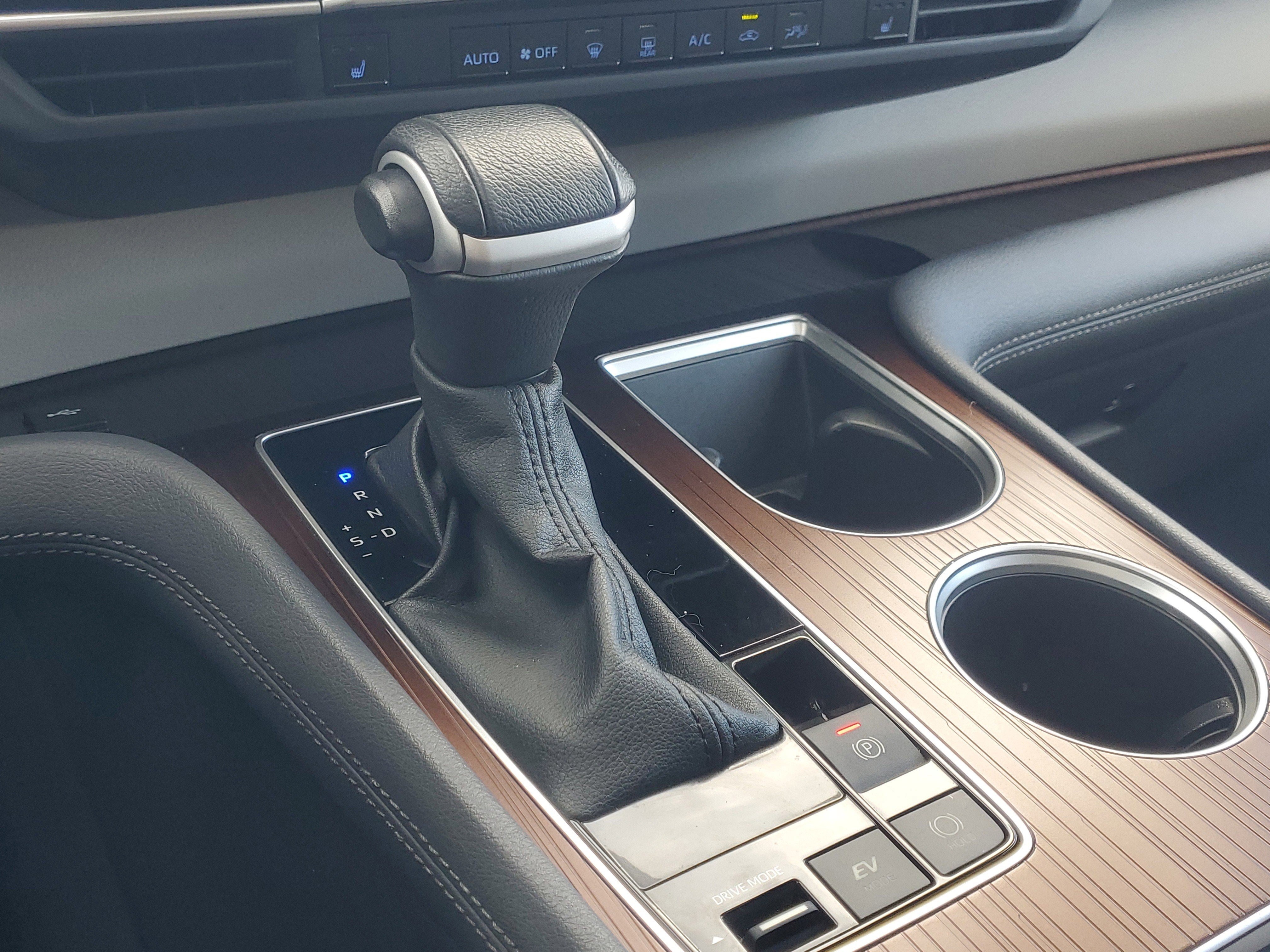 Used 2023 Toyota Sienna XLE image 32