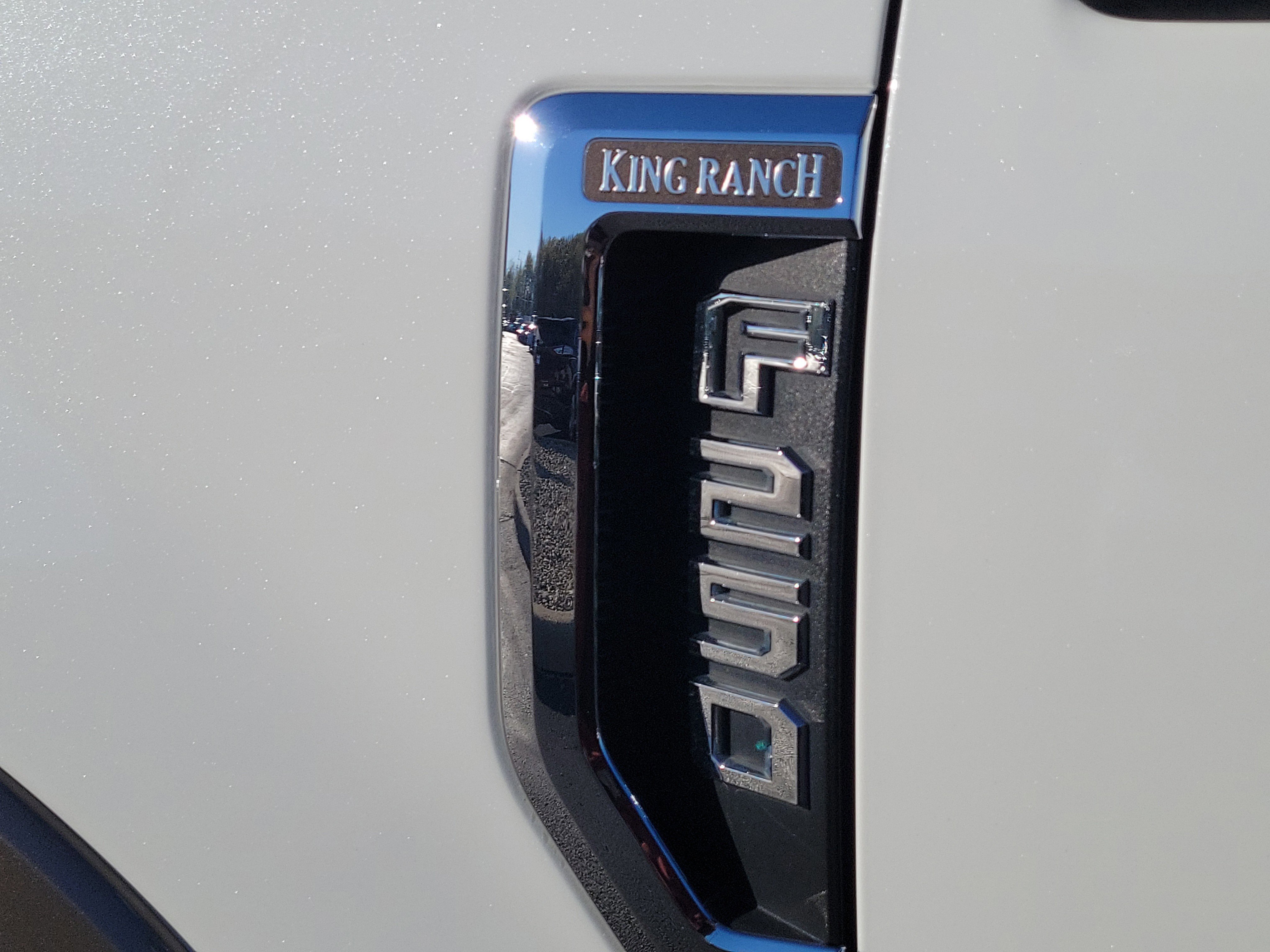 Used 2022 Ford F250 King Ranch w/ King Ranch Ultimate Package image 9