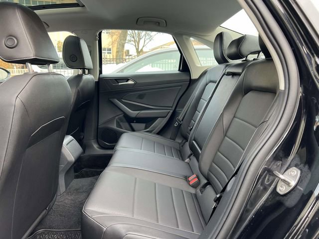Certified 2023 Volkswagen Jetta SE w/ Panoramic Sunroof Package image 12