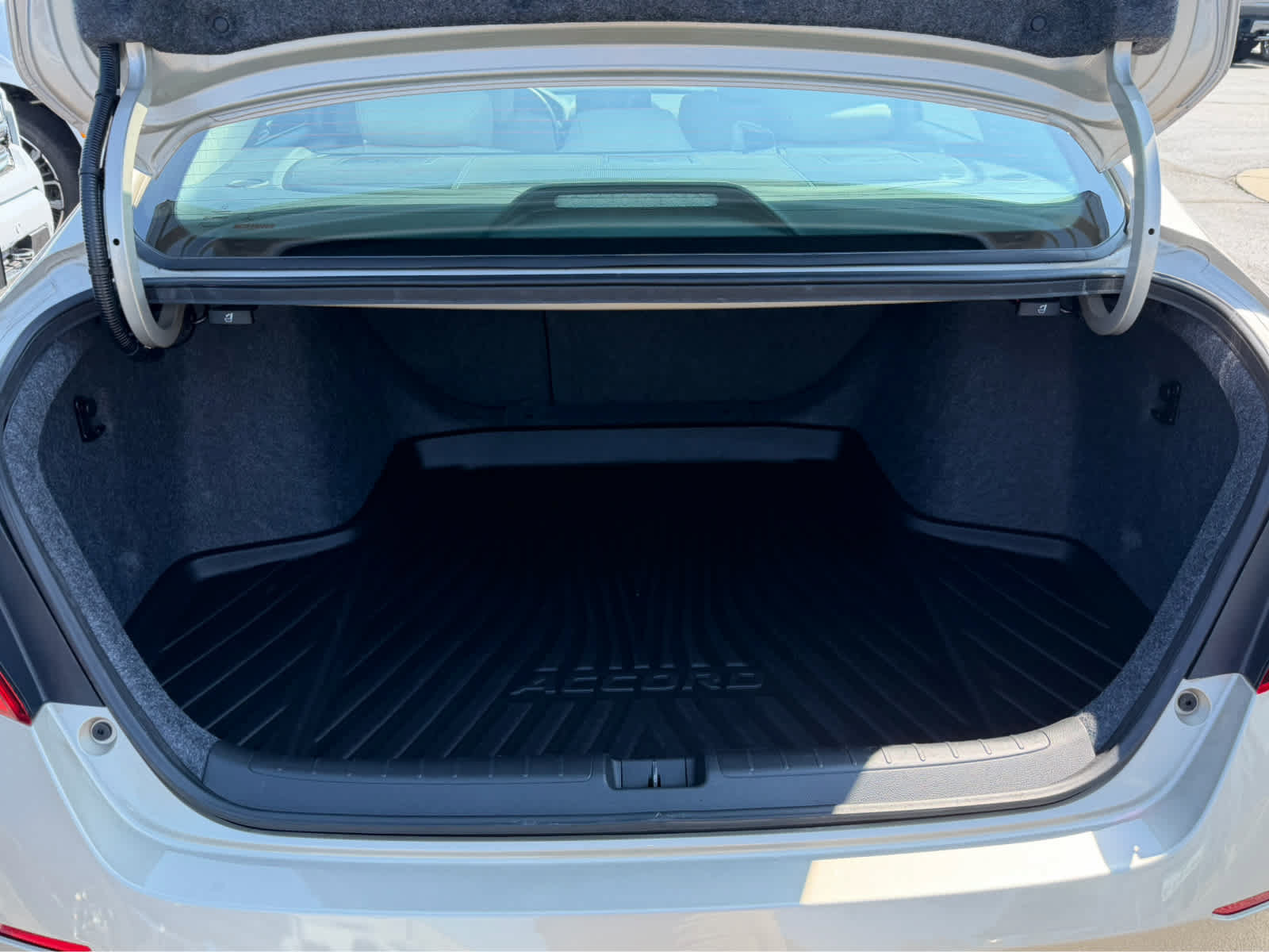 Used 2019 Honda Accord EX-L image 39