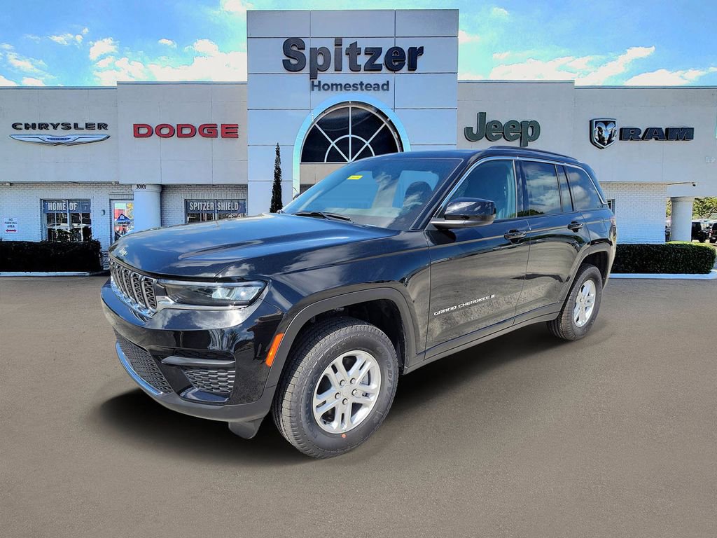 New 2025 Jeep Grand Cherokee Laredo w/ Luxury Tech Group I AWD/4WD image 4