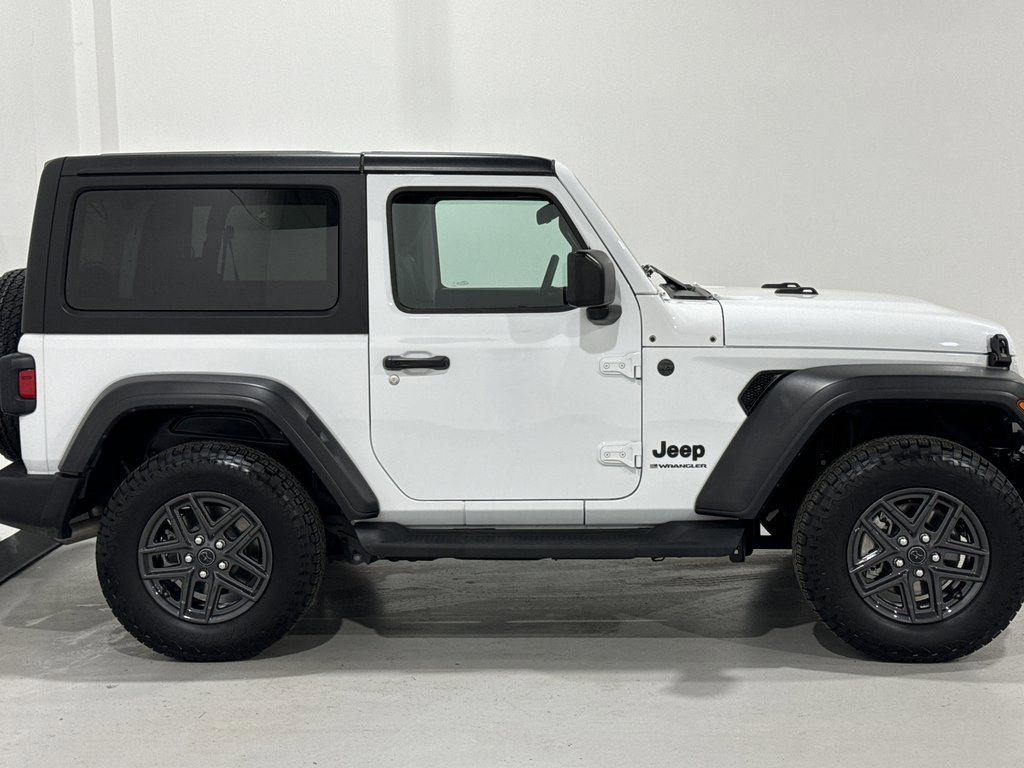 Used 2024 Jeep Wrangler Sport S image 17