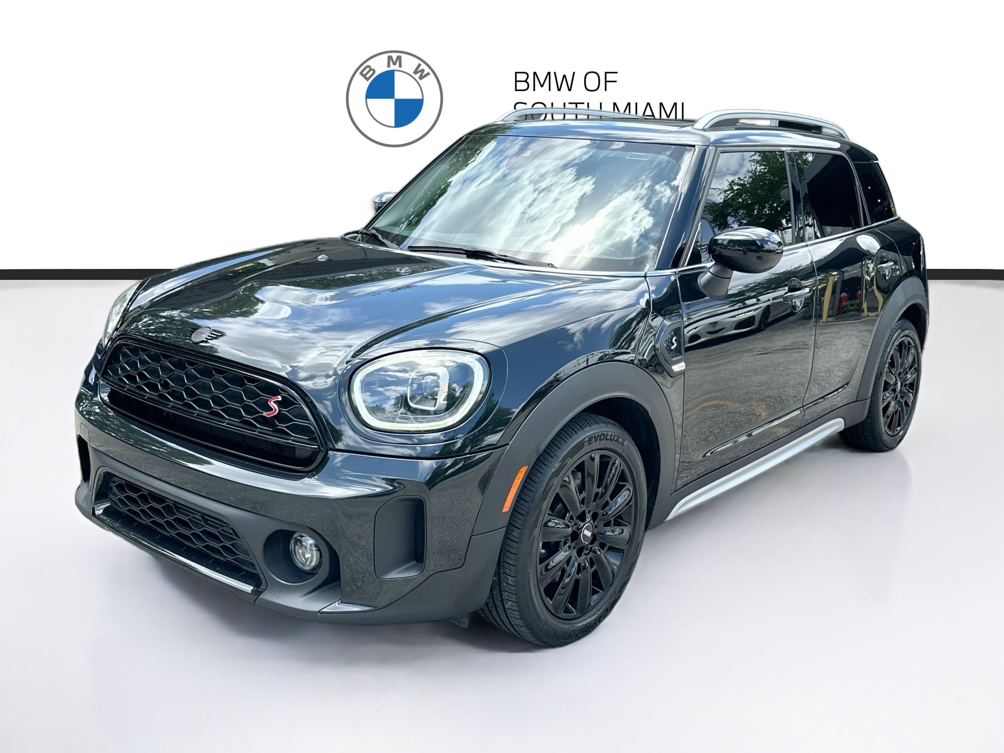 Used 2024 MINI Cooper Countryman S w/ Premium Package FWD image 3