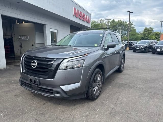 Used 2023 Nissan Pathfinder SV w/ SV Premium Package AWD/4WD image 5