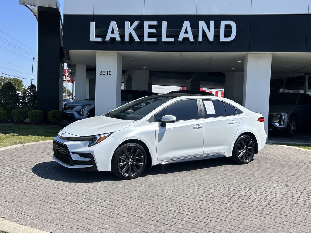 Used 2026 Toyota Corolla SE w/ SE Package image 2