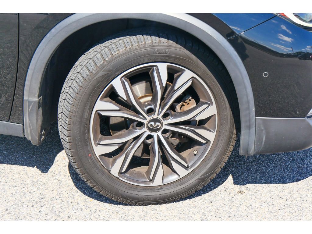 Used 2018 INFINITI QX30 Premium w/ Navigation Package image 30