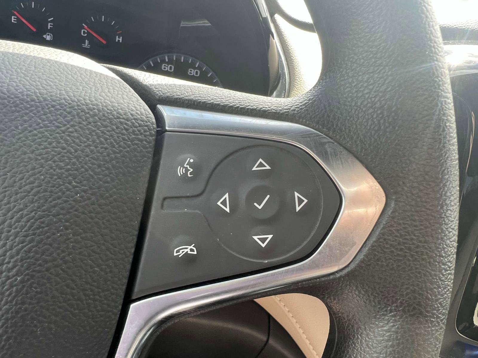 Used 2023 Chevrolet Traverse LS image 29