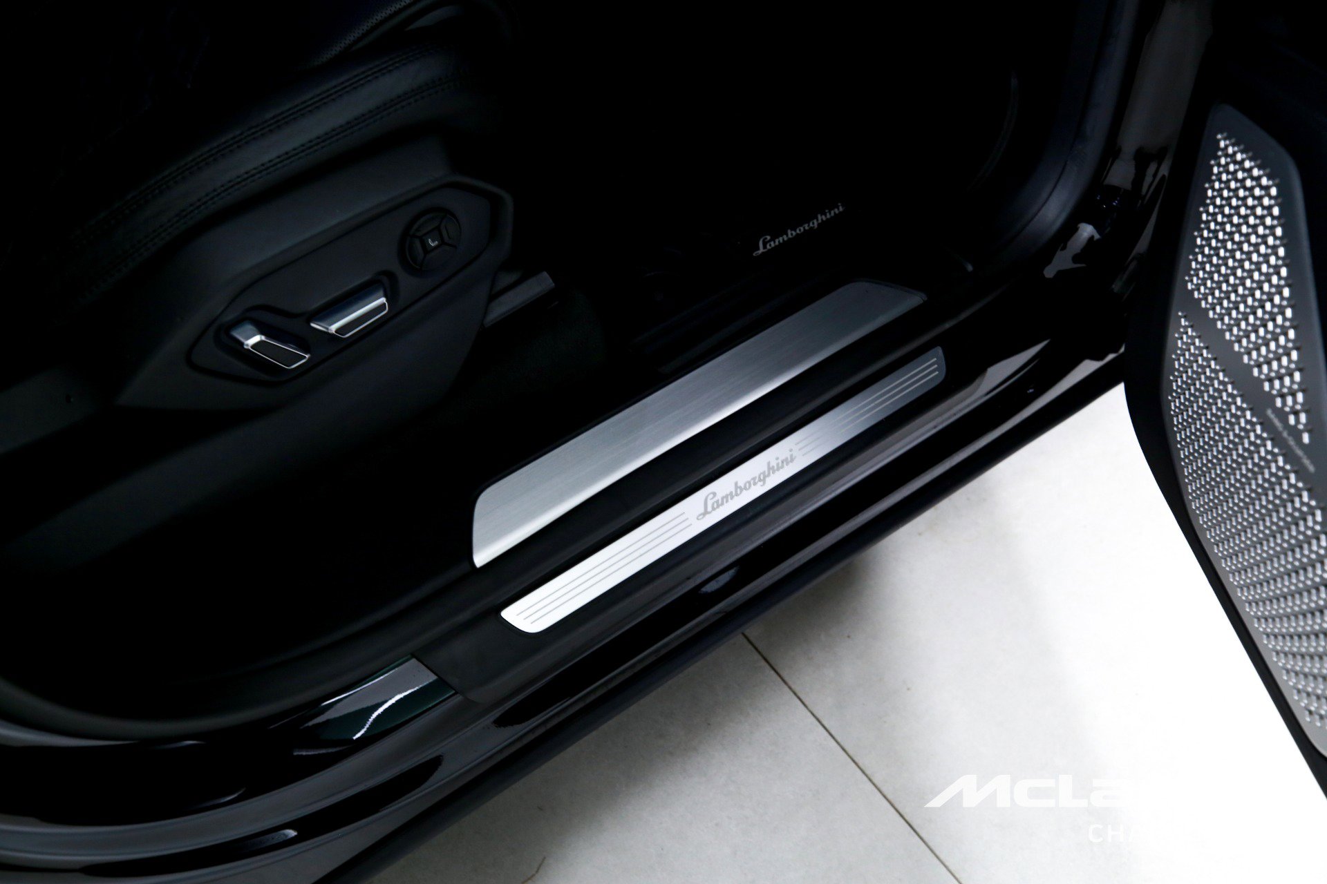 Used 2019 Lamborghini Urus image 31