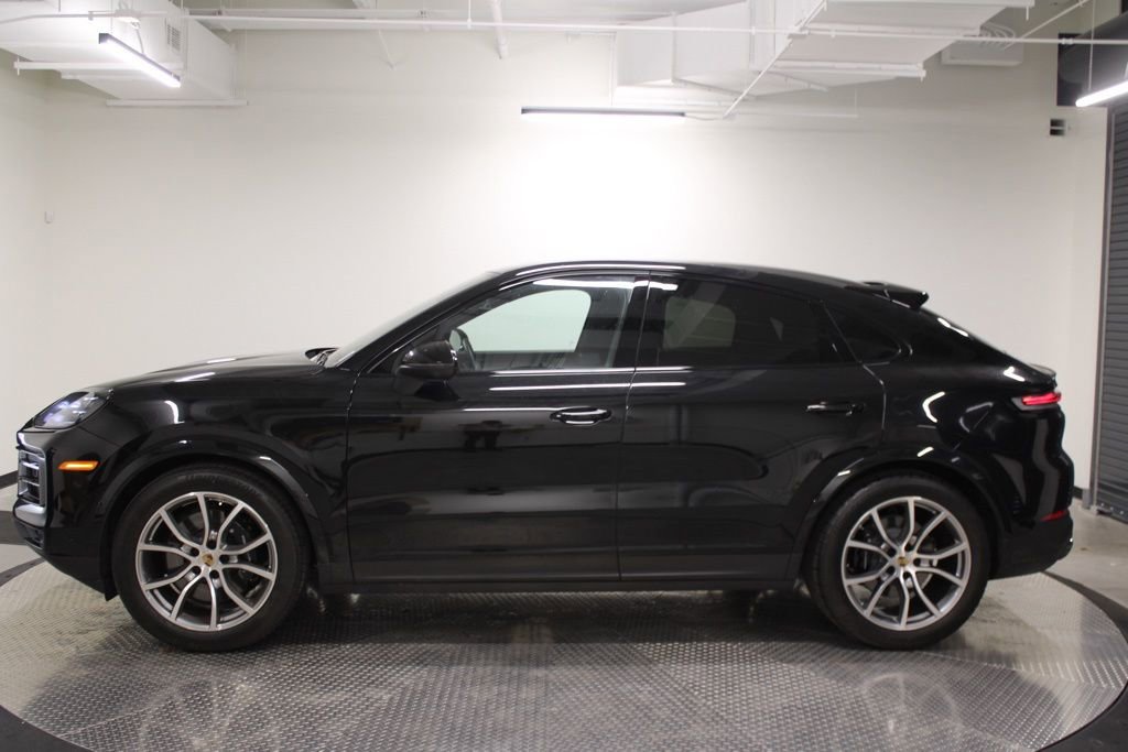 Certified 2025 Porsche Cayenne Coupe image 2