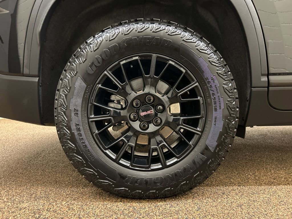 Used 2024 GMC Acadia AT4 w/ Luxury Package image 31