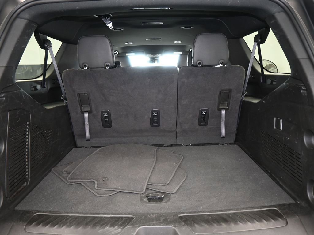 Used 2024 Chevrolet Suburban LT image 40
