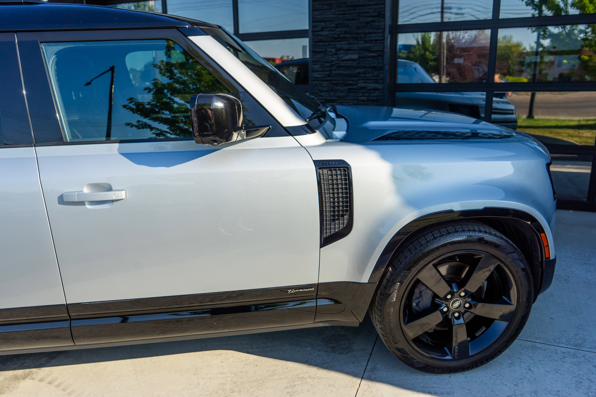 Used 2021 Land Rover Defender 110 X-Dynamic HSE image 14