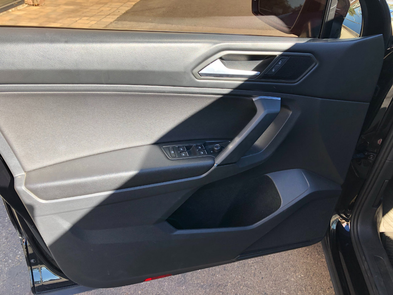 Used 2019 Volkswagen Tiguan SE w/ Panoramic Sunroof Package image 10