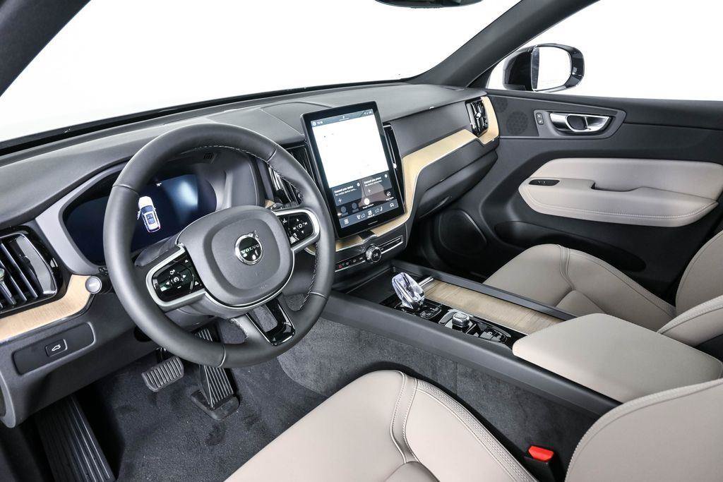 New 2026 Volvo XC60 B5 Plus w/ Protection Package Premier AWD/4WD image 4