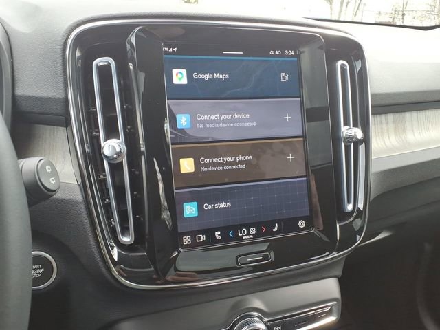 Used 2023 Volvo XC40 B5 Plus w/ Driver Assist Package image 9