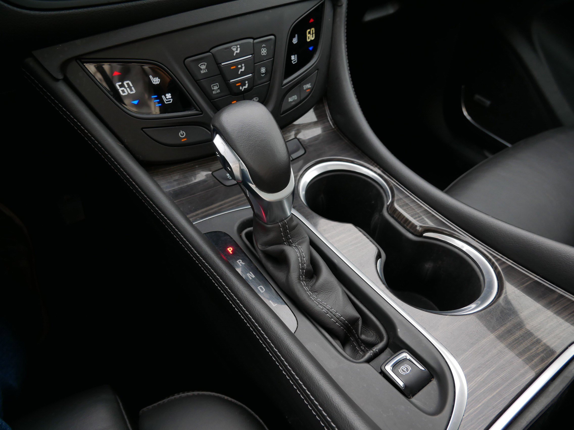 Used 2019 Buick Envision Premium w/ Driver Confidence Package image 24