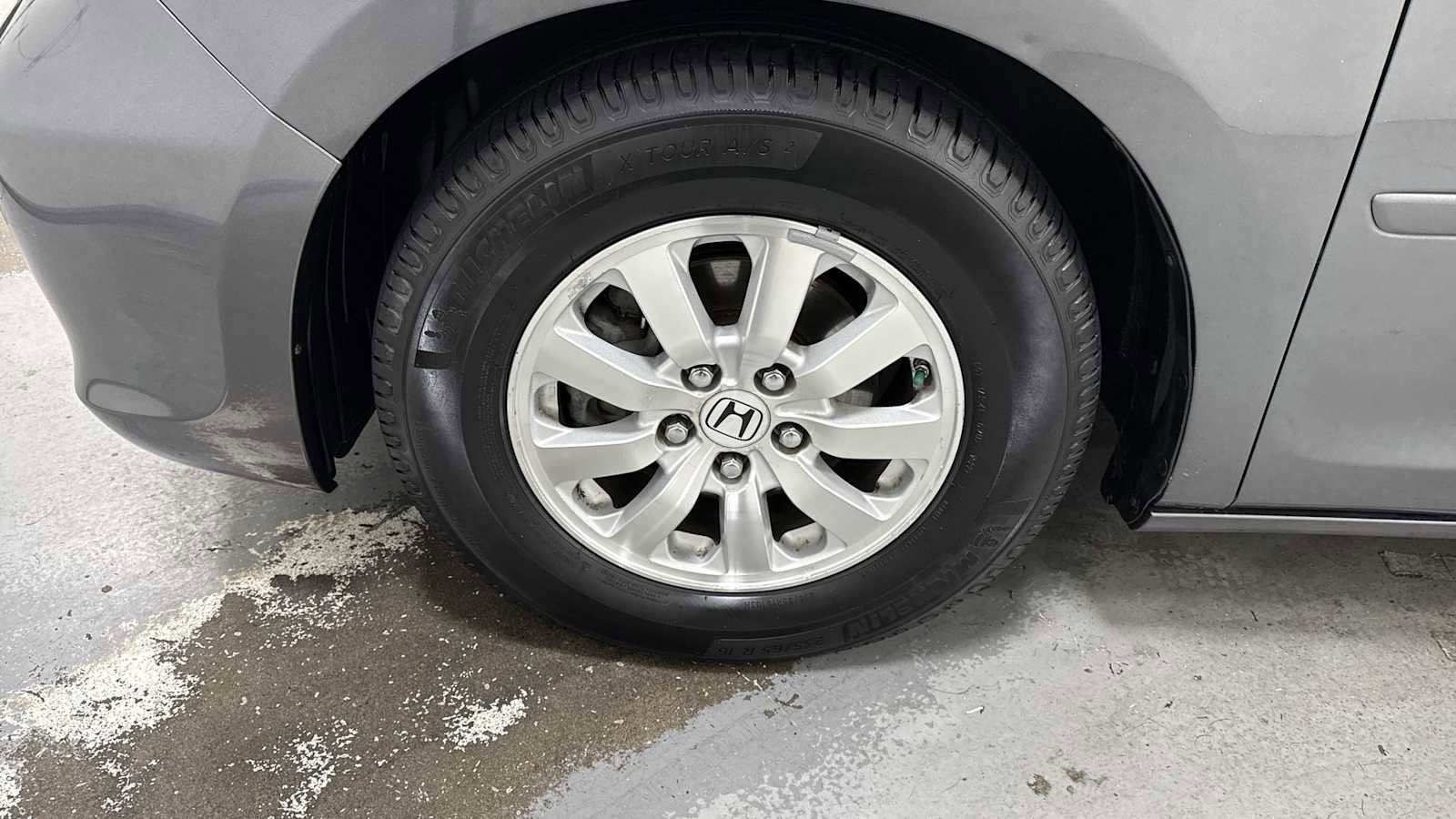 Used 2010 Honda Odyssey EX-L image 11