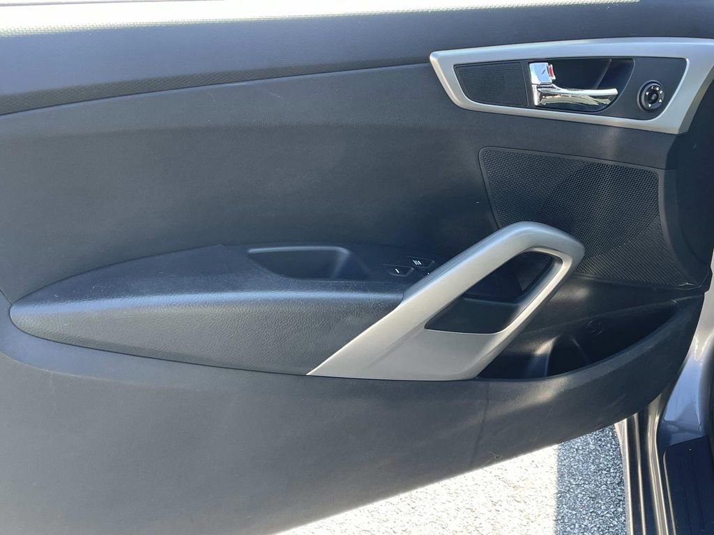 Used 2014 Hyundai Veloster image 15