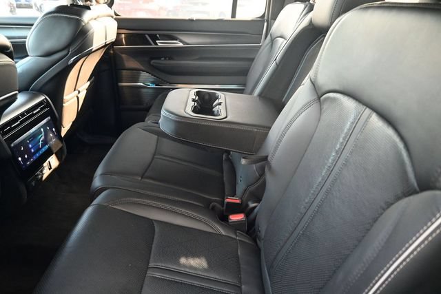 Used 2023 Jeep Grand Wagoneer Series II AWD/4WD image 25