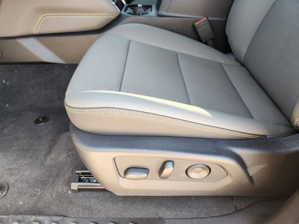 New 2026 Chevrolet Colorado ZR2 AWD/4WD image 17