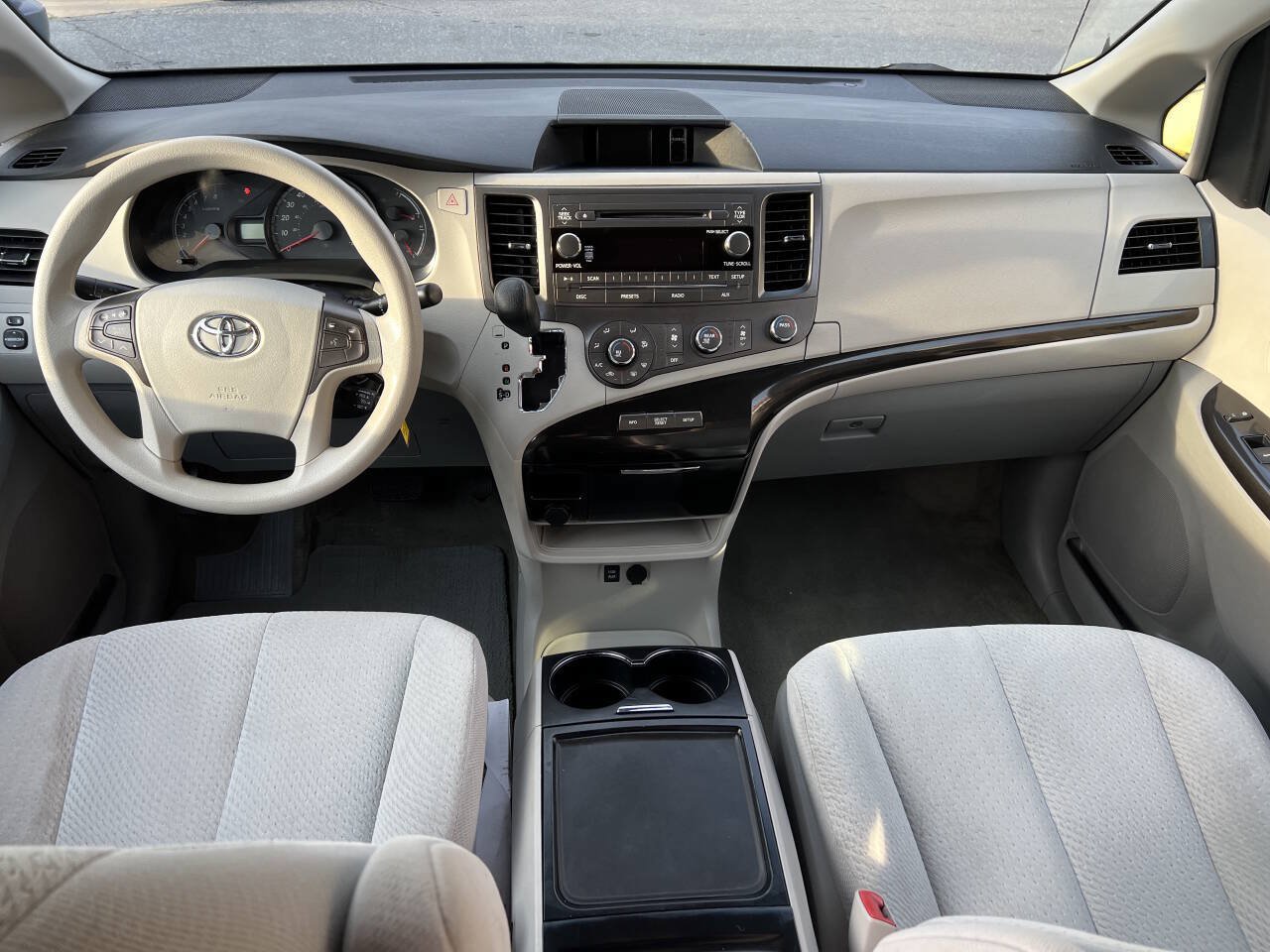 Used 2012 Toyota Sienna LE FWD image 15