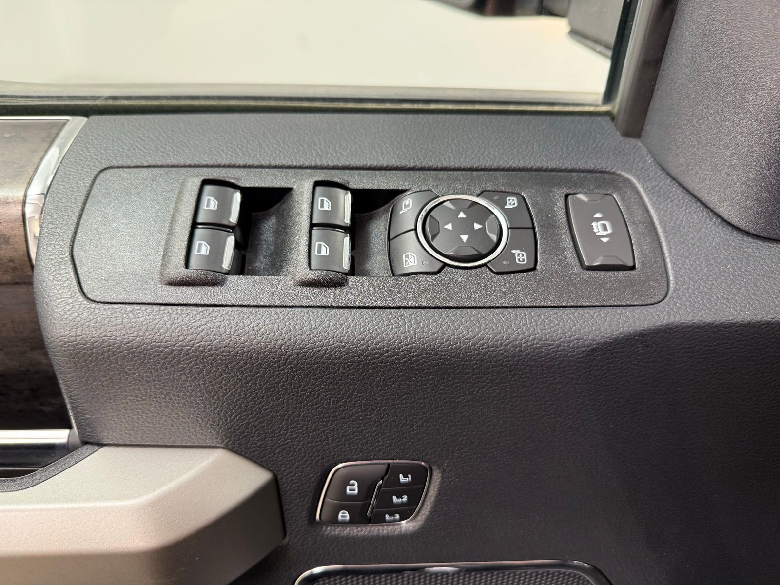 Used 2022 Ford F250 Lariat w/ Lariat Value Package image 14