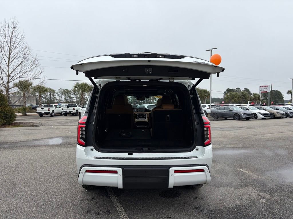 Certified 2025 Nissan Armada Platinum Reserve image 6