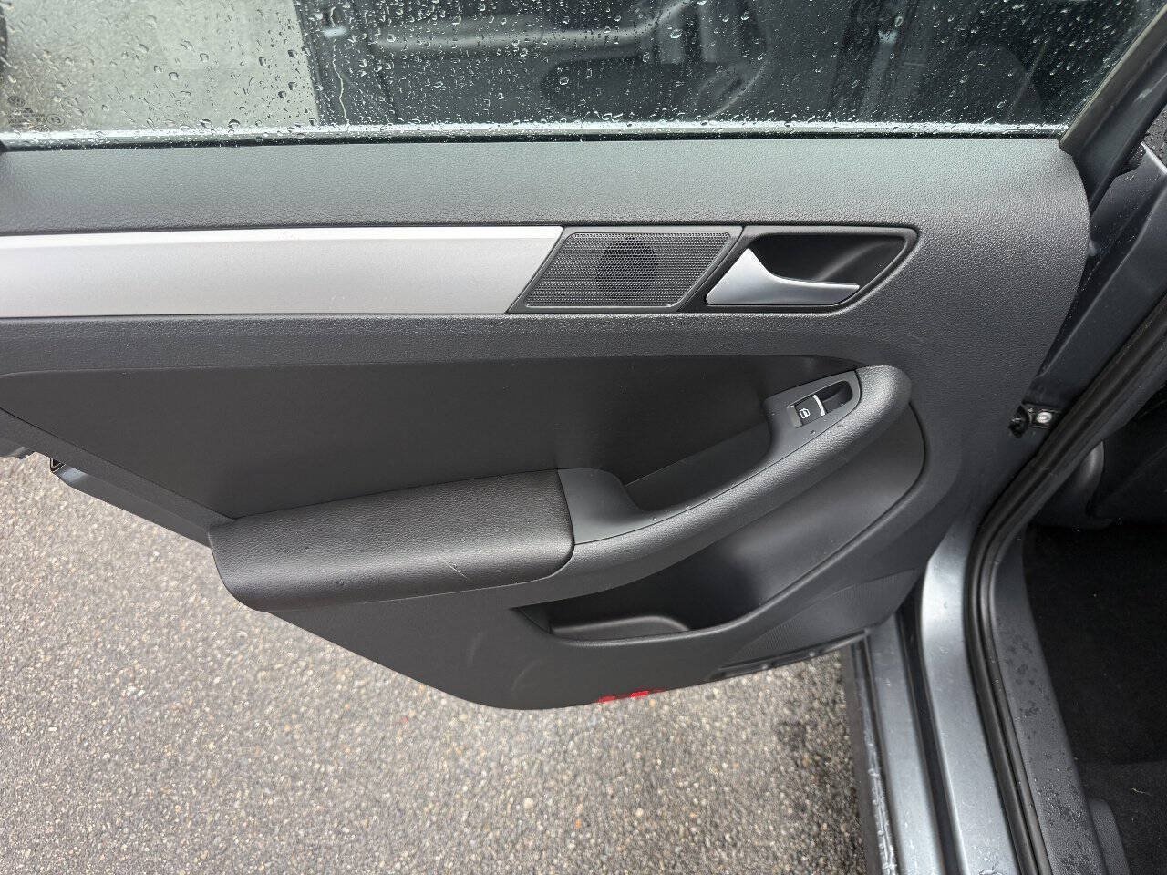 Used 2013 Volkswagen Jetta SE FWD image 15