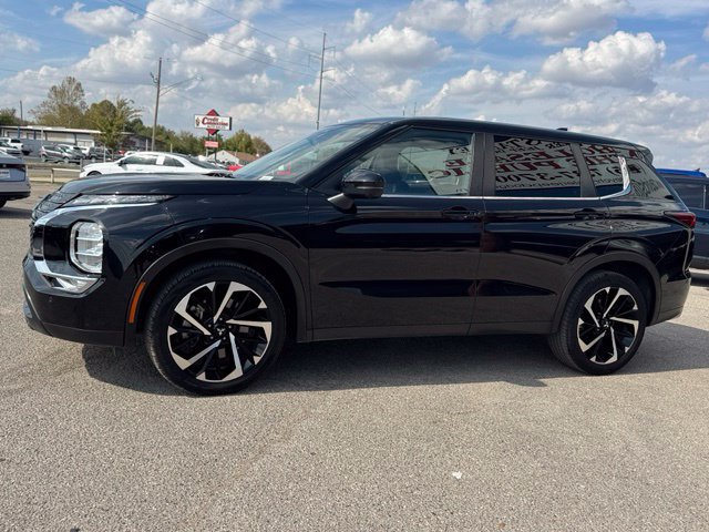 Used 2024 Mitsubishi Outlander SE Black Edition AWD/4WD image 3